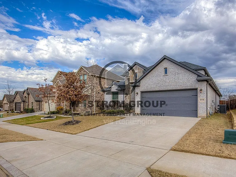 10320 Linger Ln — Photo 3