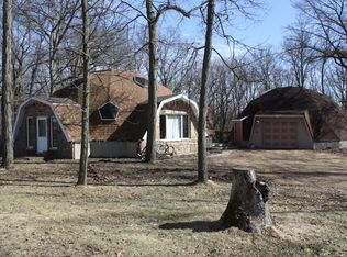 1973 Twin Bridge Rd, Mineral Point, WI 53565