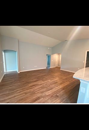 4th image of 1056 Zion Dr