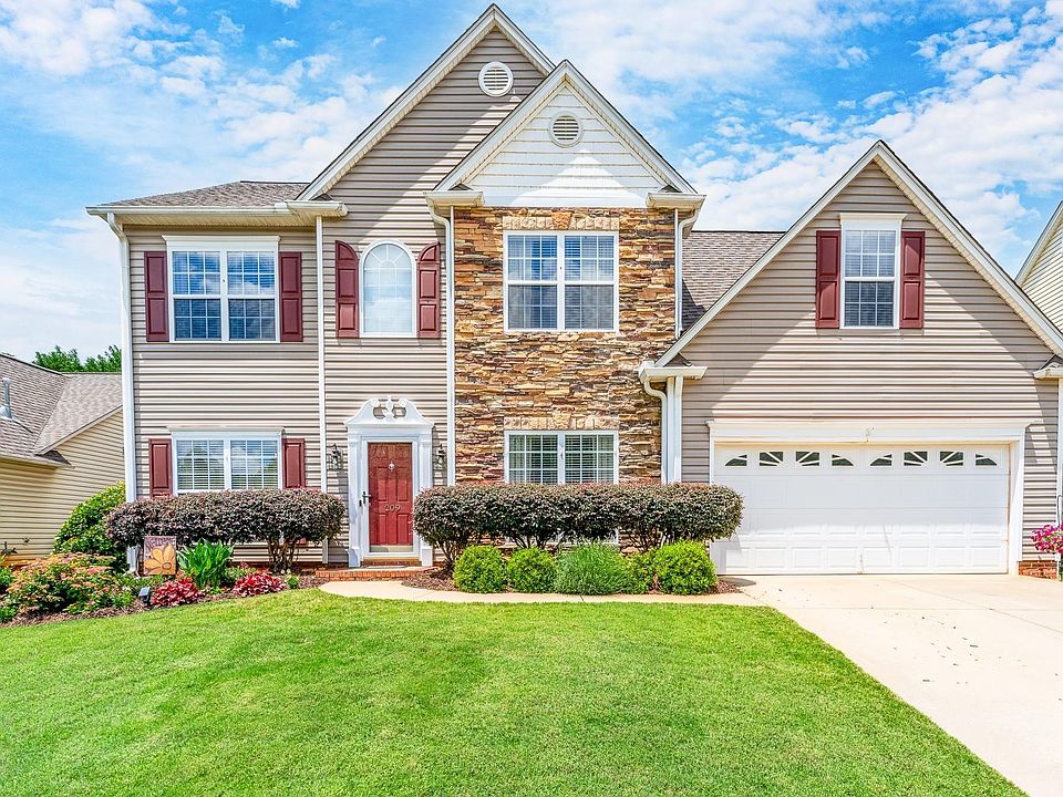 1st image of 209 Grimes Dr