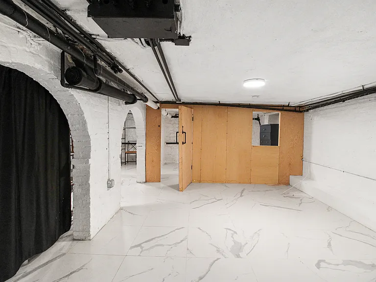 70 Halsey St #1 — Photo 21