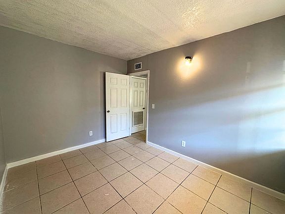 5th image of 3615 SW 52nd Ave #A-105