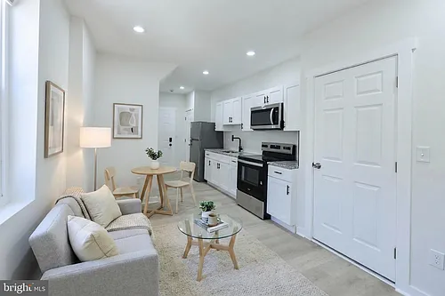 2330 Bryant Ave #2 Photo 1