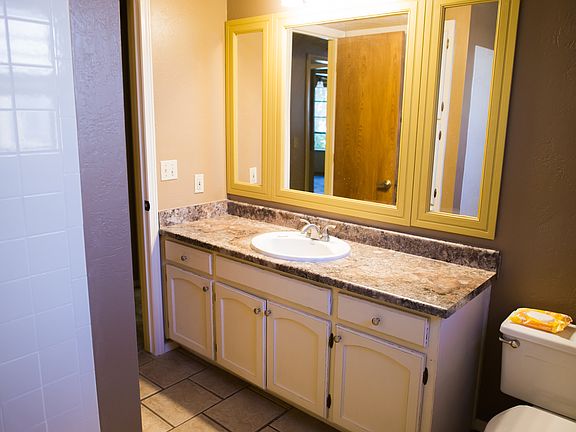 3rd image of 8004 Bedwell Pl