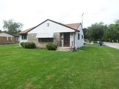 646 N Westlawn Ave photo 1
