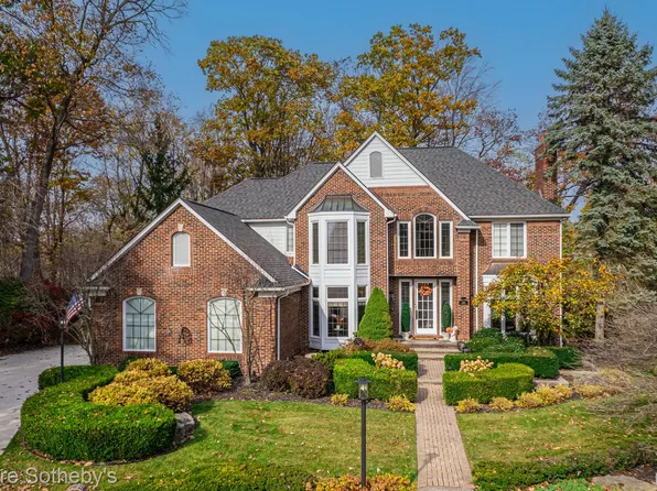 1640 Wakefield Ct, Rochester Hills, MI 48306