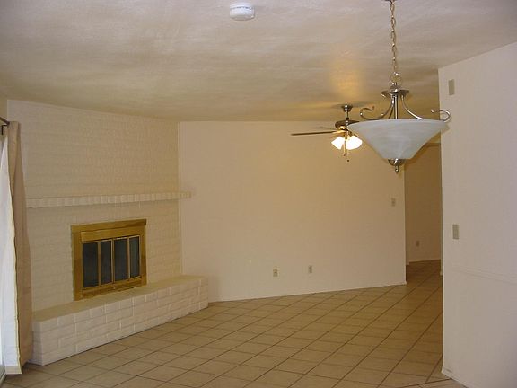 2nd image of 2263 W Calle Iglesia Ave