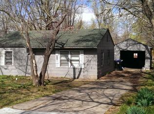 320 SE 34th St, Topeka, KS 66605