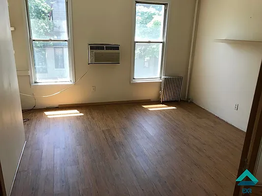 Rented by EXR | media 22