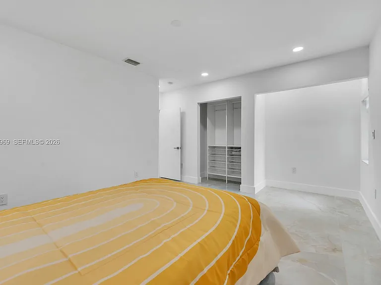 200 N Hibiscus Dr — Photo 27