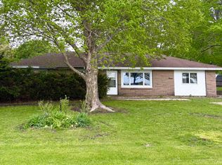 201 S Carson St, Long Pt, IL 61333