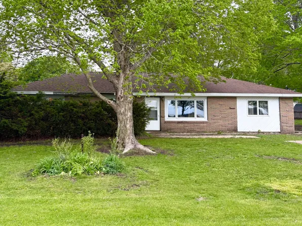 201 S Carson St, Long Pt, IL 61333