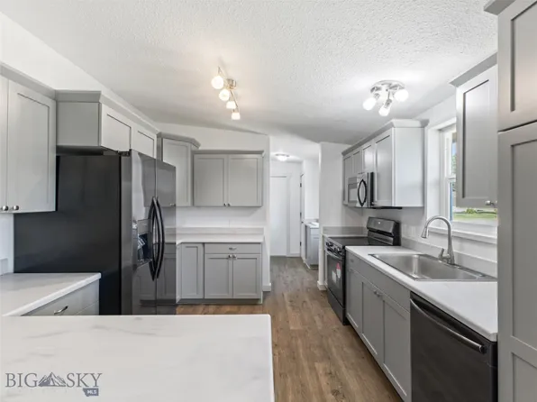 106 W 5th Ave, Twin Bridges, MT 59754