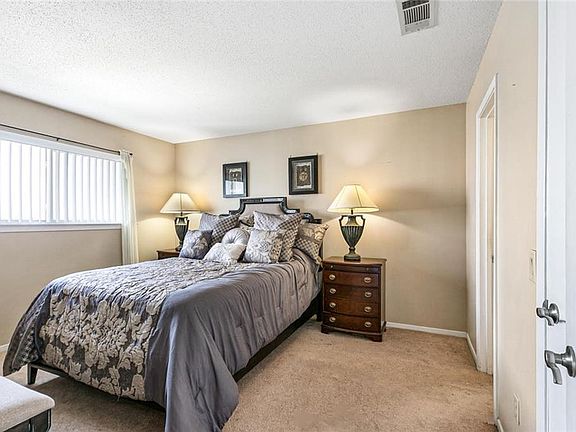 4th image of 1244 Harbor Dr Unit 320