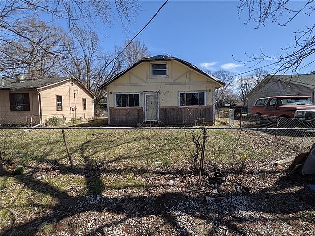 1st image of 6 Queensbury Ct