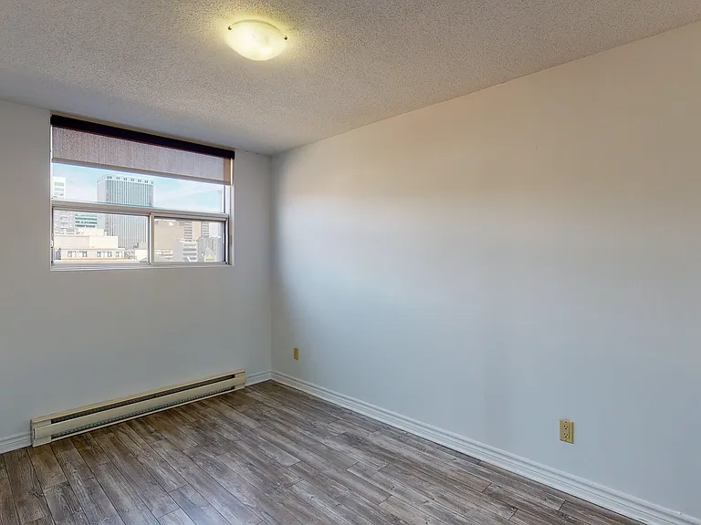 341 Maclaren St — Photo 43