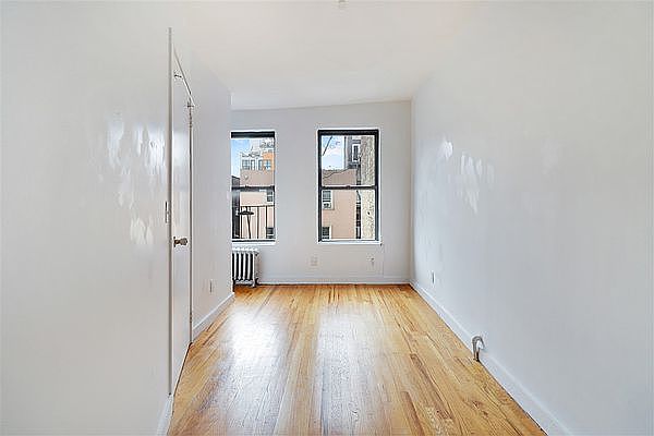 1st image of 216 Montrose Ave #3