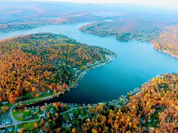 36 Marina Dr, Harveys Lake, PA 18618