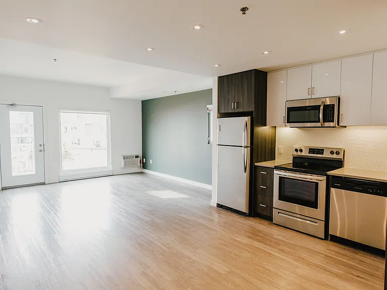 785 Sterling Lyon Pkwy — Photo 11