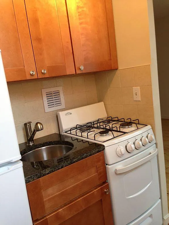 1111 Arlington Blvd — Photo 3
