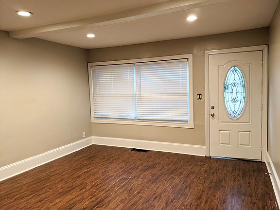 Living Room / Front door