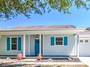 9713 Aztec Dr, Ocean Springs, MS 39564
