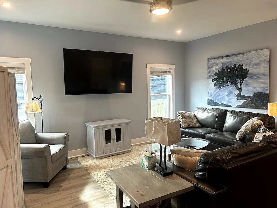 3 bed, 2.5 bath, 1640 sqft, $2,800 — Photo 4