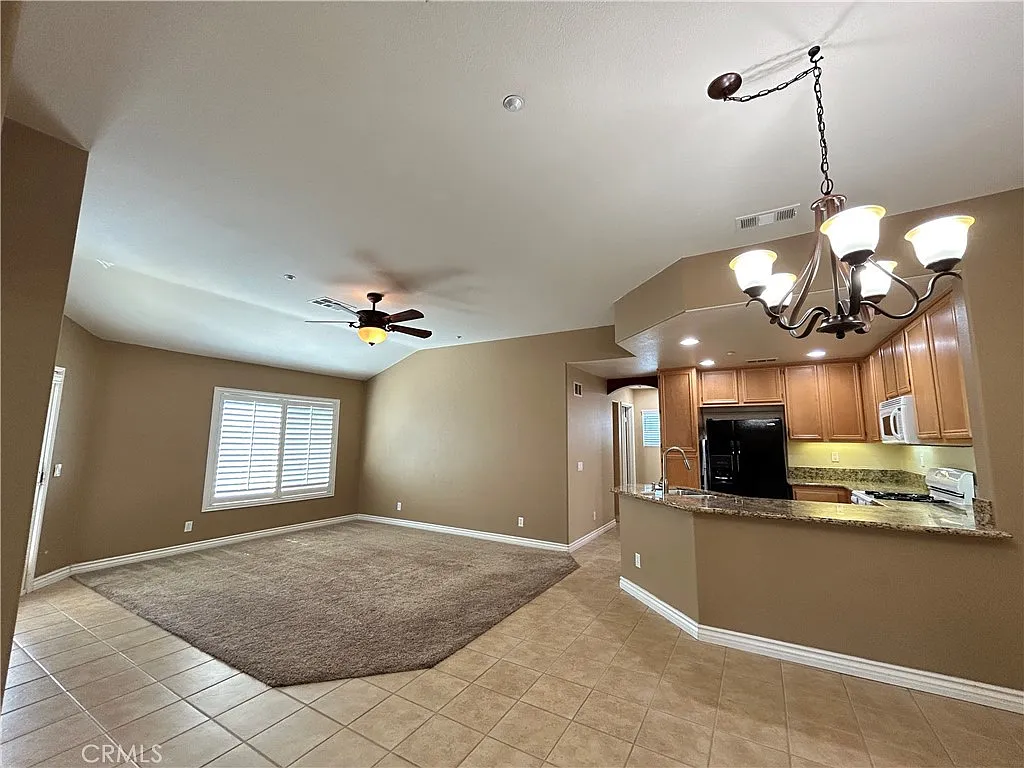 2 bed, 1072 sqft, $2,350 — Photo 3
