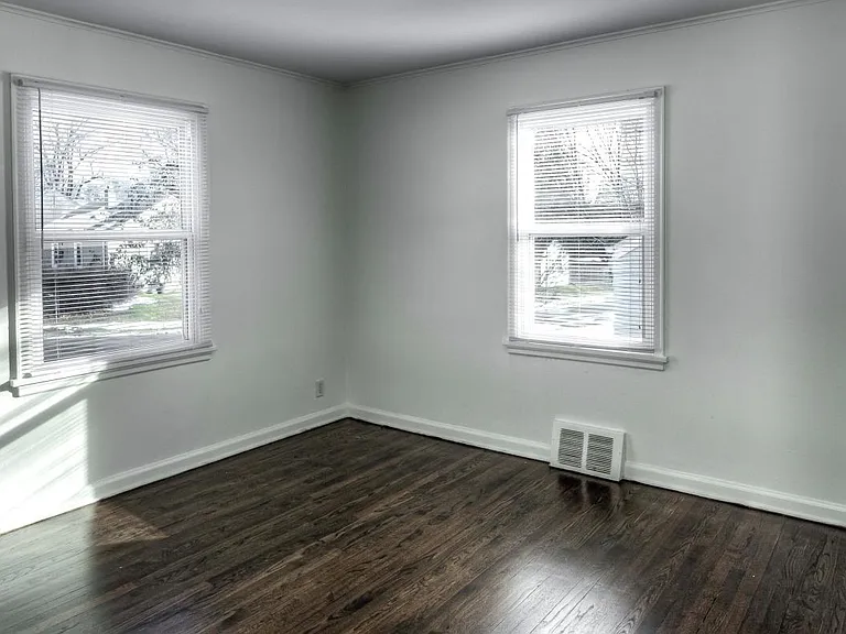 5129 Woolworth Ave — Photo 5