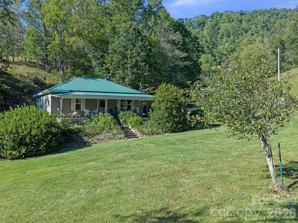 163 Cub Howell Rd, Bakersville, NC 28705