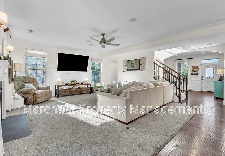 4 Woodland Chase Ct — Photo 11