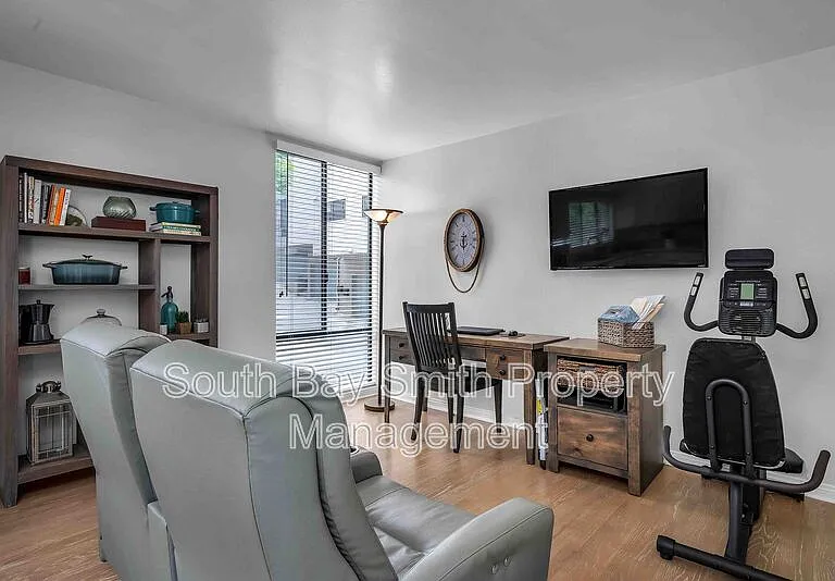 420 Palos Verdes Blvd — Photo 17