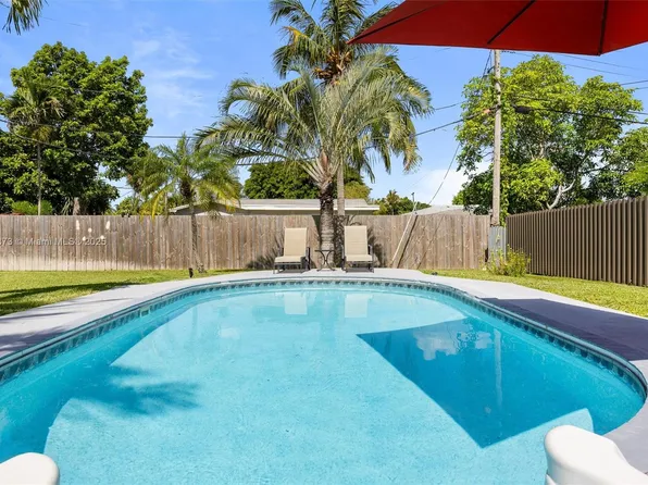 809 NW 6th Ave, Dania Beach, FL 33004