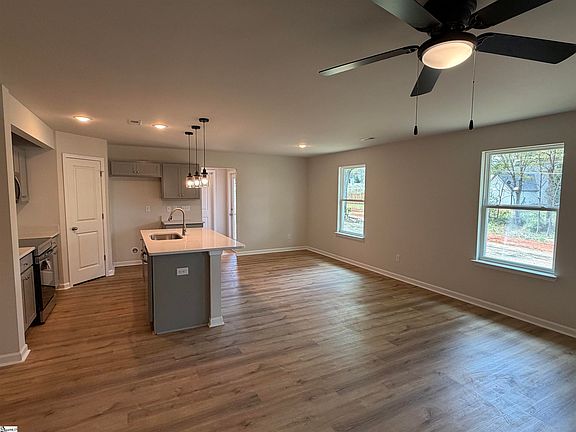 5th image of 31 Campbell St