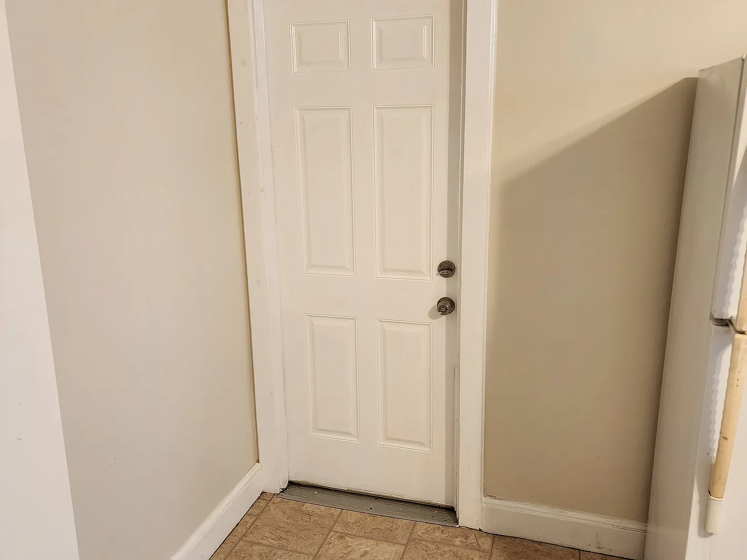 3 bed, 1200 sqft, $3,100 — Photo 4