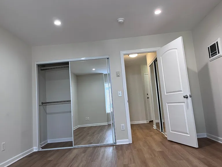 2475 Corinth Apartments — Photo 8
