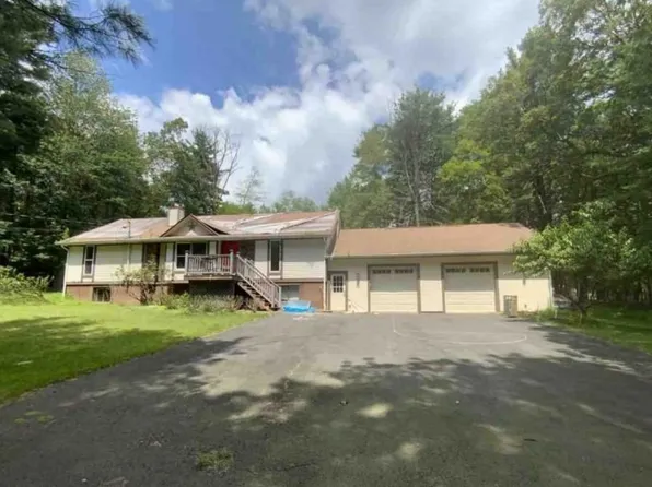 420 Raymondskill Rd, Milford, PA 18337