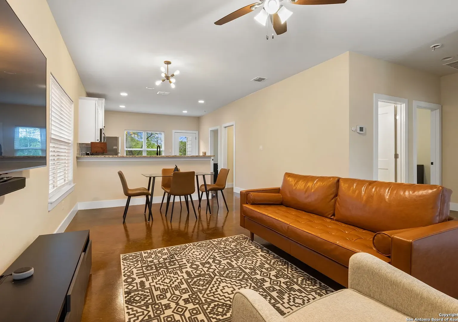 3 bed, 1280 sqft, $1,650 — Photo 4