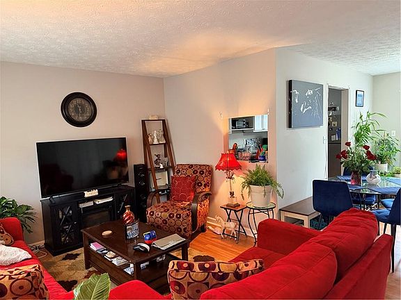 3rd image of 2057 Lenoa Ln