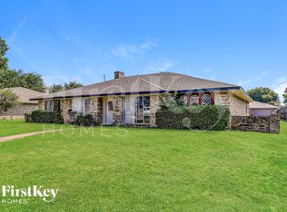 1021 Shadywood Ln, Desoto, TX 75115