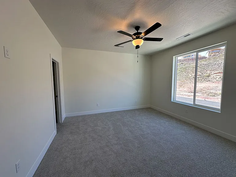 915 S Willow Dr — Photo 13