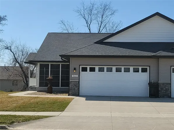 1603 Petrus Dr NE, Cedar Rapids, IA 52402