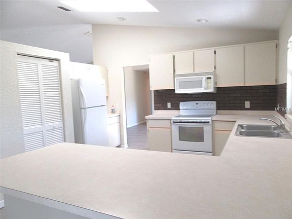 5th image of 27289 Porto Nacional Dr