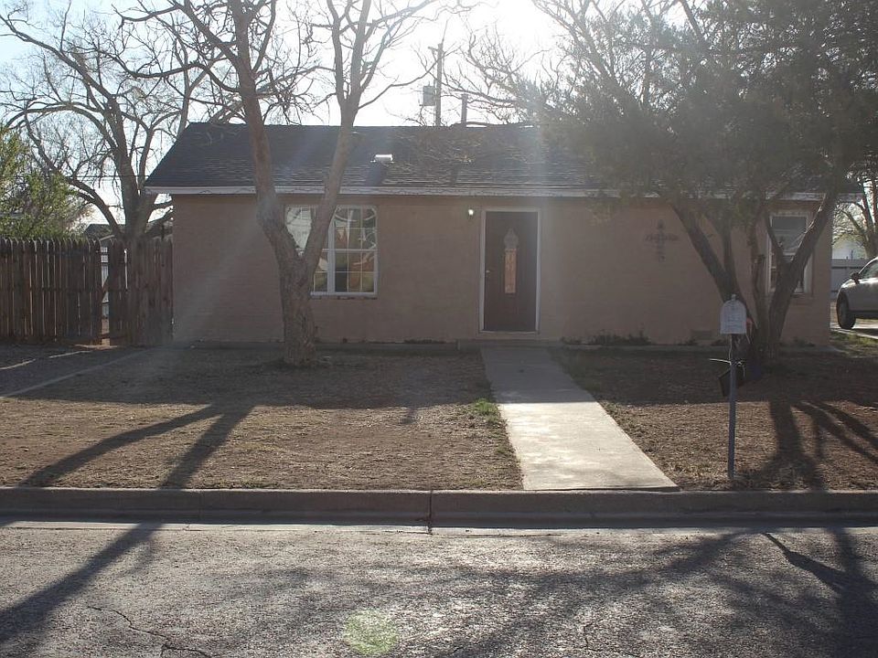 1st image of 830 Blevins St