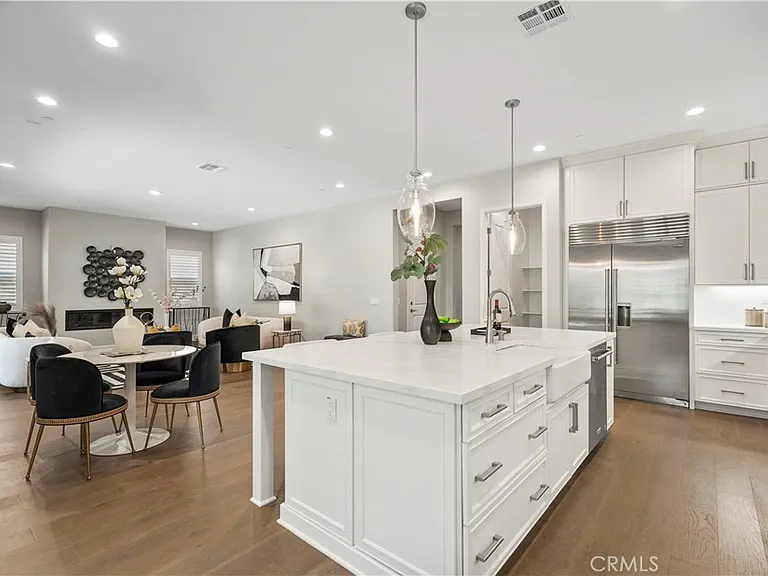 370 Sawbuck — Photo 1