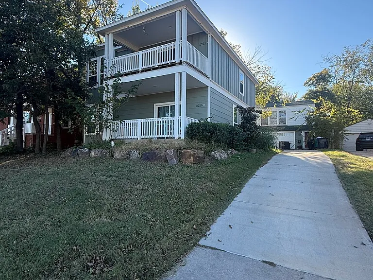 2225 N Gatewood Ave #B — Photo 11