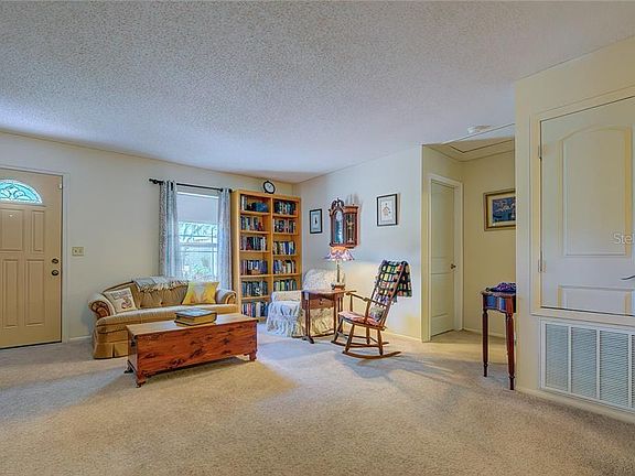 4th image of 12435 Oakwood Dr