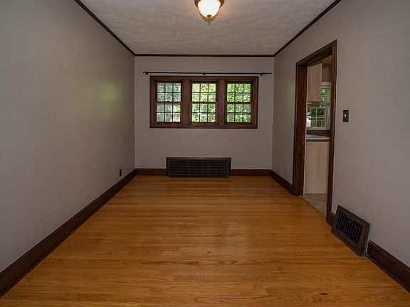 3rd image of 5844 Briggs St