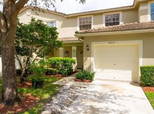 8615 N Southgate Shores Cir, Tamarac, FL 33321