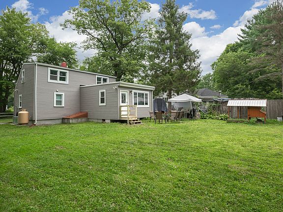 4th image of 25 Elmwood Ave